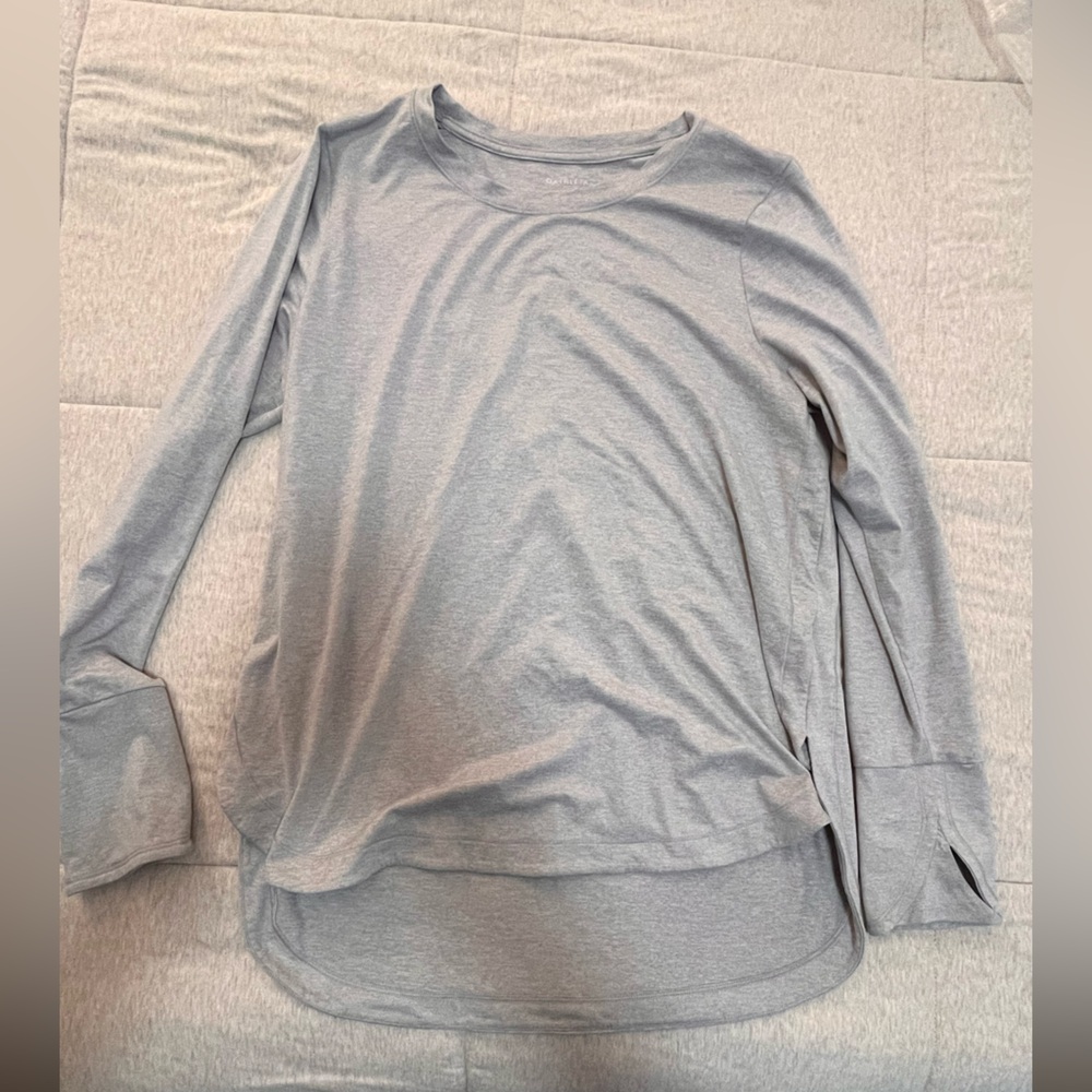 Women’s Athleta Uptempo long sleeve shirt
